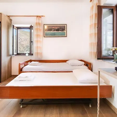 Stone House With Amazing View Kotronas