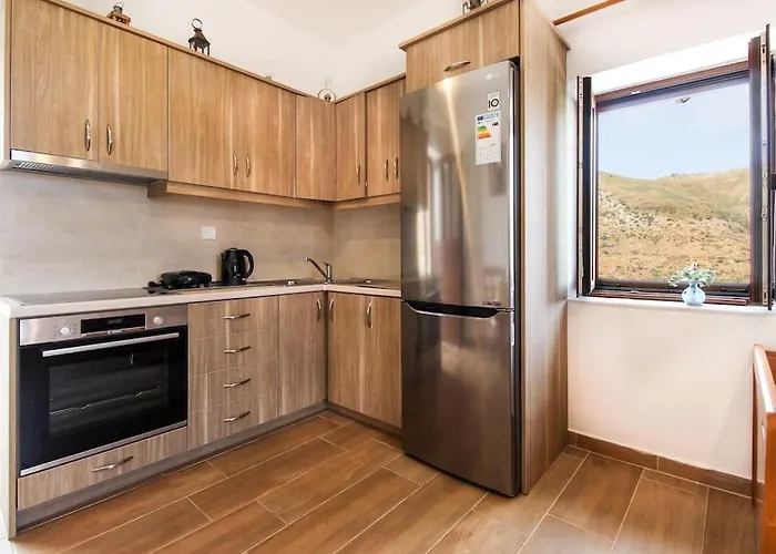 Mani Stone House Lodge Appartement