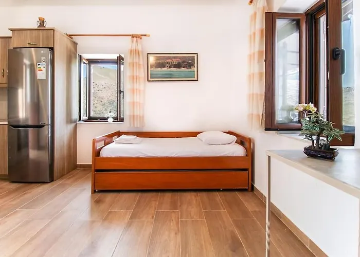 Stone House With Amazing View كوتروناس