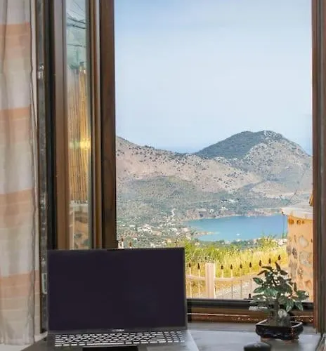 Stone House With Amazing View * كوتروناس