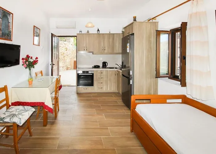 Stone House With Amazing View شقة كوتروناس